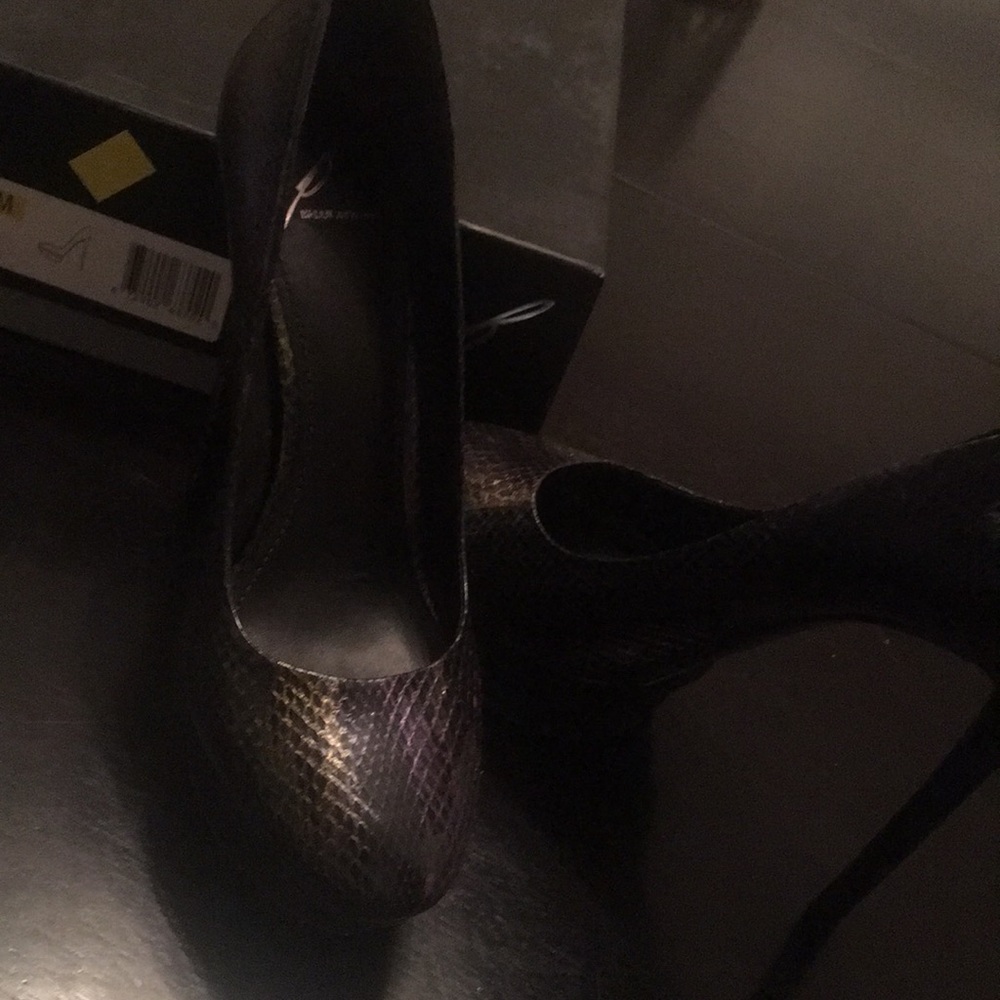 B Brian Atwood Pump - image 5